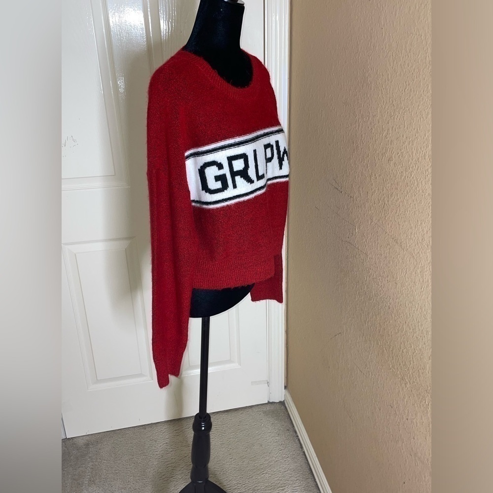 Marled x Olivia Culpo GRL PWR Destroyed Sweater in Red. - Size L​​​​​​​​​​​​ - Picture 4 of 12